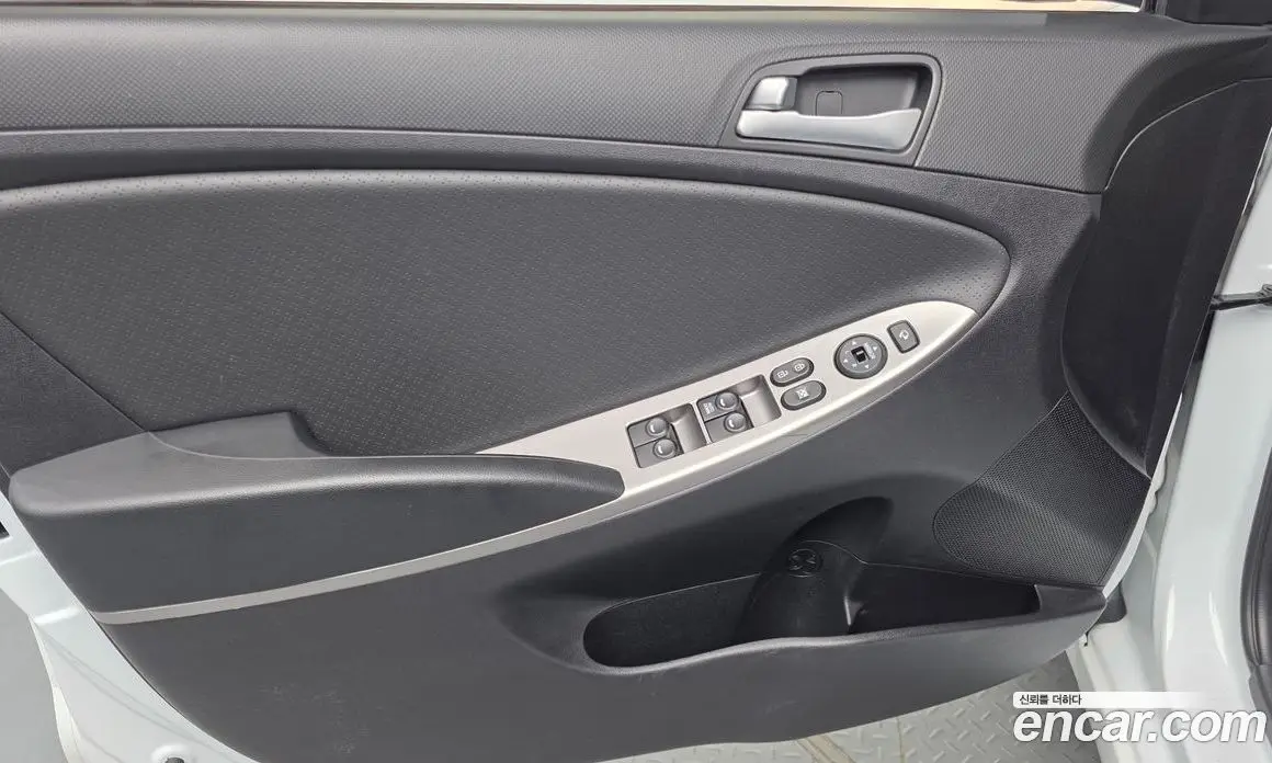 Hyundai Accent 2015 1.4 автомат (гидро), фото 14 Hyundai Accent 2015 1.4 автомат (гидро), фото 14