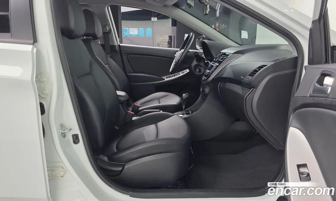 Hyundai Accent 2015 1.4 автомат (гидро), фото 17 Hyundai Accent 2015 1.4 автомат (гидро), фото 17