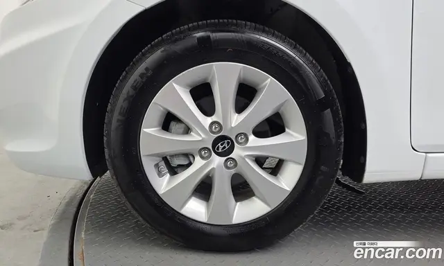 Hyundai Accent 2015 1.4 автомат (гидро), миниатюра 5 Hyundai Accent 2015 1.4 автомат (гидро), миниатюра 5