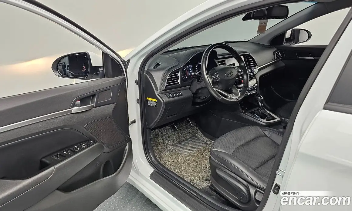 Hyundai Avante 2020 1.6 автомат (гидро), фото 13