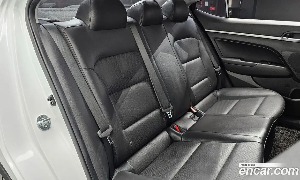 Hyundai Avante 2020 1.6 автомат (гидро), фото 18