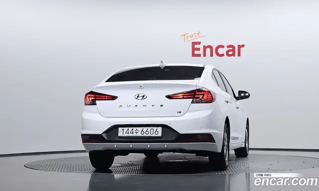 Hyundai Avante 2020 1.6 автомат (гидро), миниатюра 4
