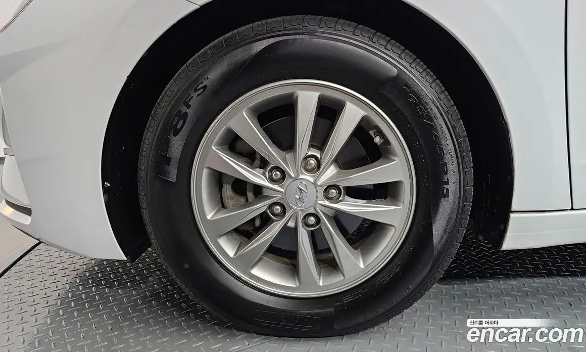 Hyundai Avante 2020 1.6 автомат (гидро), фото 5