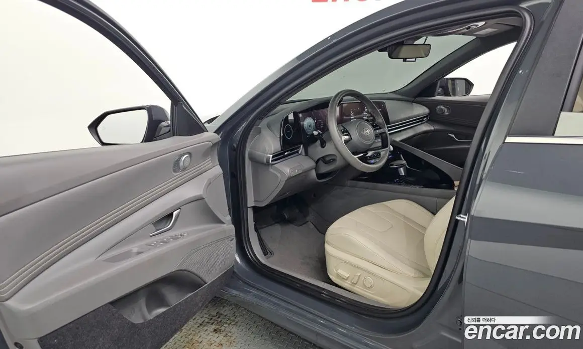 Hyundai Avante 2023 1.6 автомат (гидро), фото 13