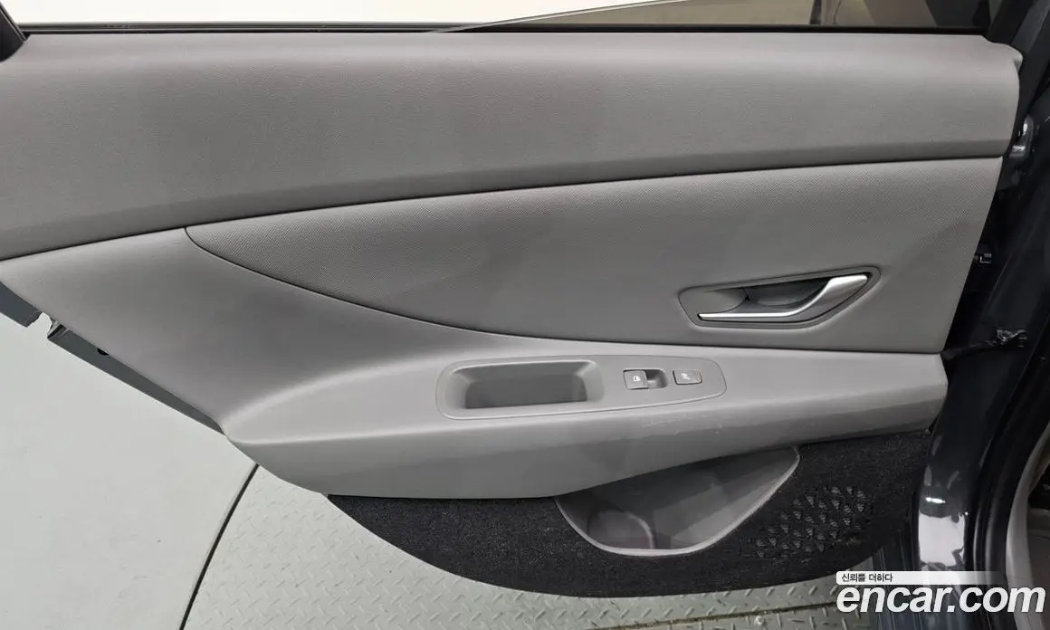 Hyundai Avante 2023 1.6 автомат (гидро), фото 15