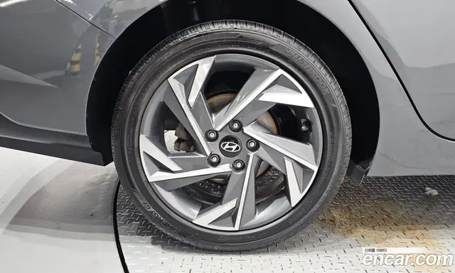 Hyundai Avante 2023 1.6 автомат (гидро), миниатюра 5