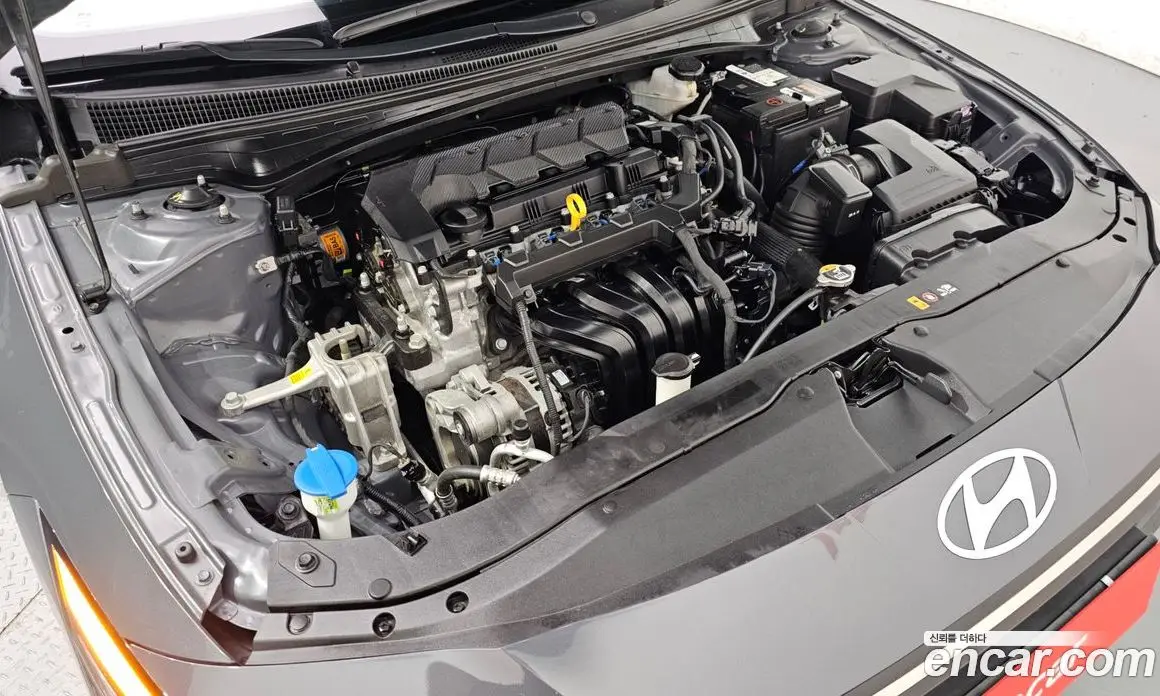 Hyundai Avante 2023 1.6 автомат (гидро), фото 6