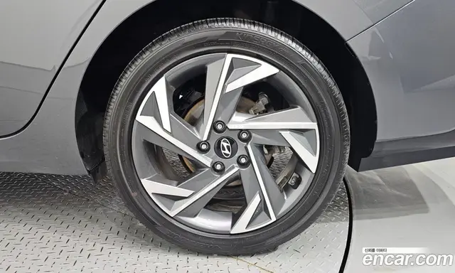 Hyundai Avante 2023 1.6 автомат (гидро), миниатюра 7