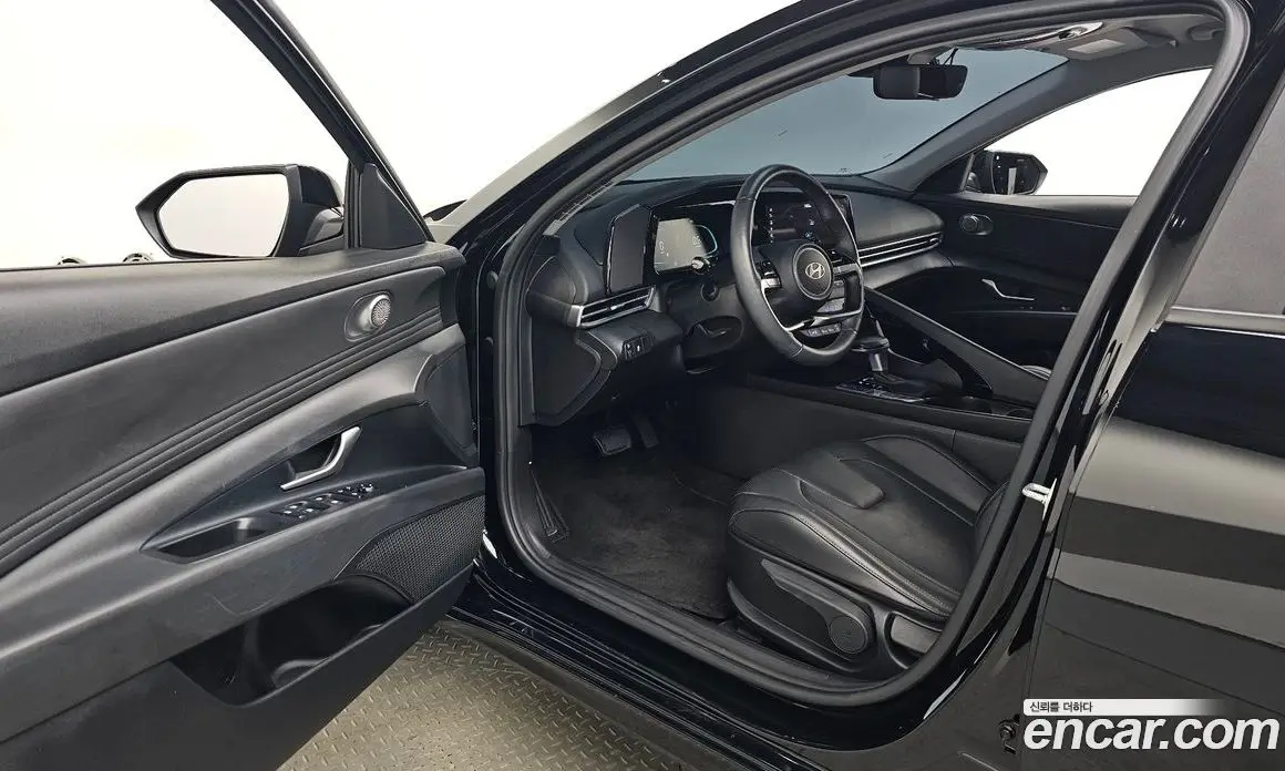 Hyundai Avante 2024 1.6 автомат (гидро), фото 12