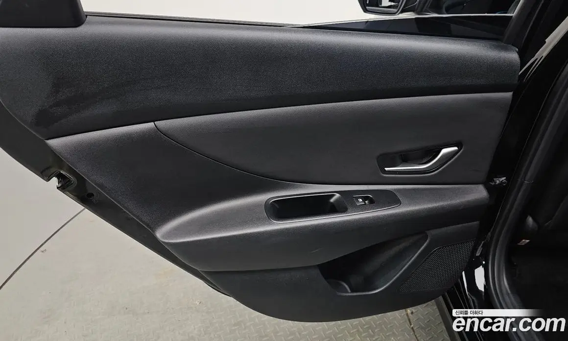 Hyundai Avante 2024 1.6 автомат (гидро), фото 14