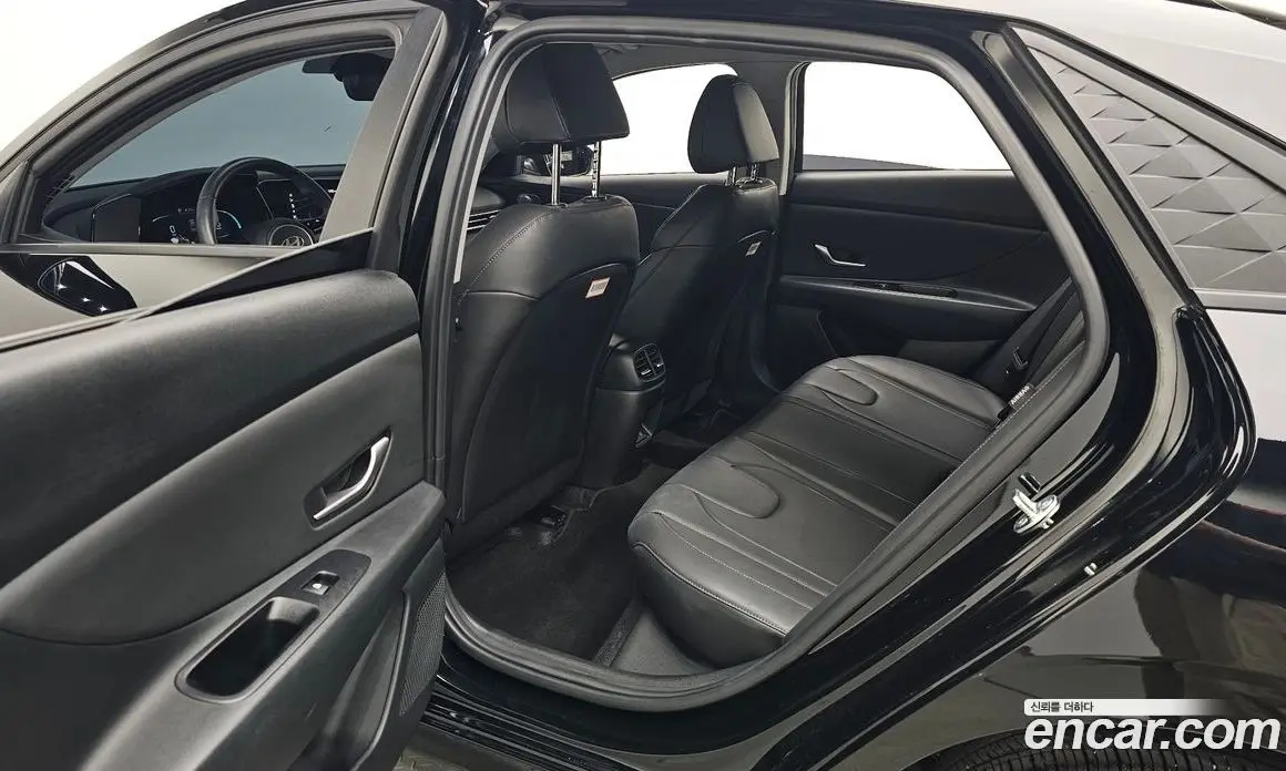 Hyundai Avante 2024 1.6 автомат (гидро), фото 15