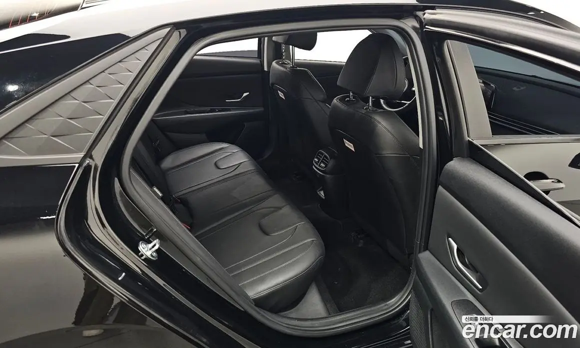Hyundai Avante 2024 1.6 автомат (гидро), фото 17
