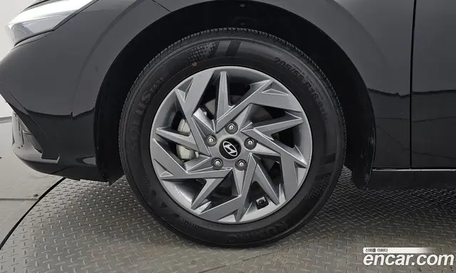 Hyundai Avante 2024 1.6 автомат (гидро), миниатюра 4