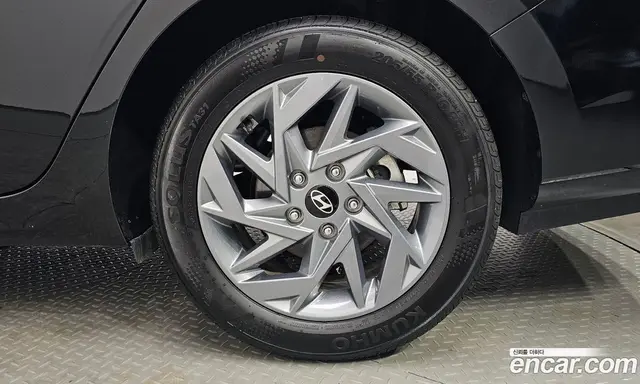 Hyundai Avante 2024 1.6 автомат (гидро), миниатюра 6