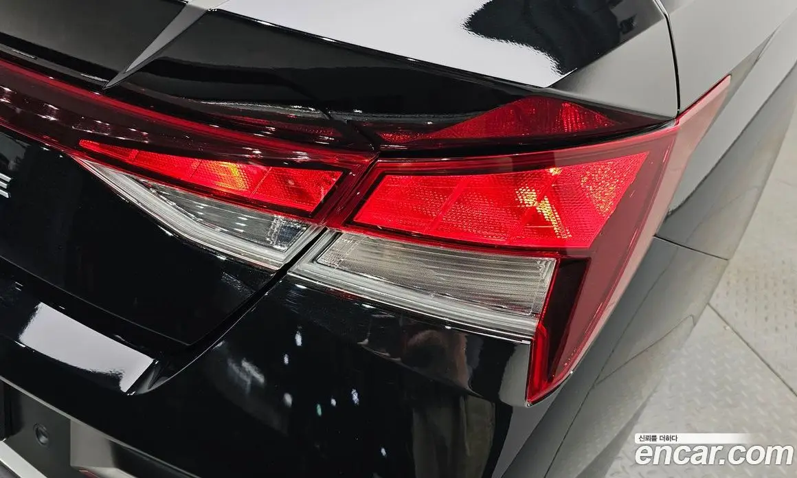 Hyundai Avante 2024 1.6 автомат (гидро), фото 8