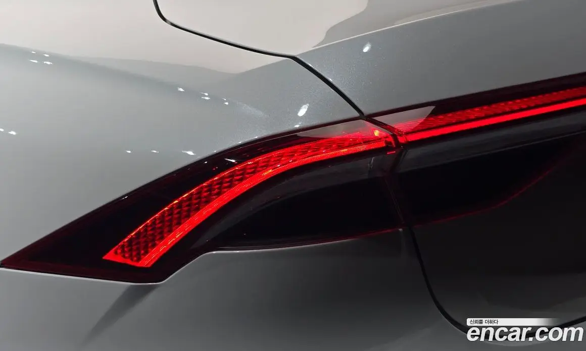 Hyundai Grandeur 2022 2.4 автомат (гидро), фото 9
