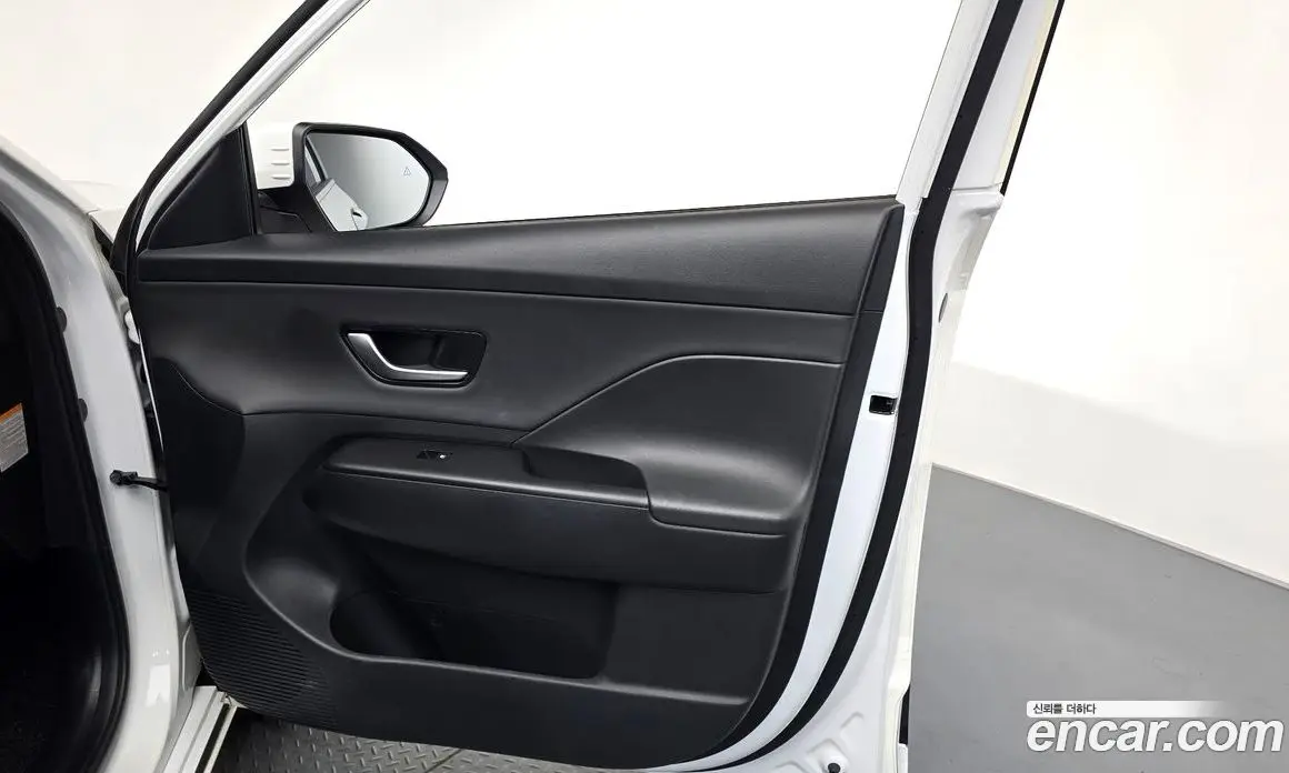 Hyundai Kona 2023 0.2 автомат (гидро), фото 13