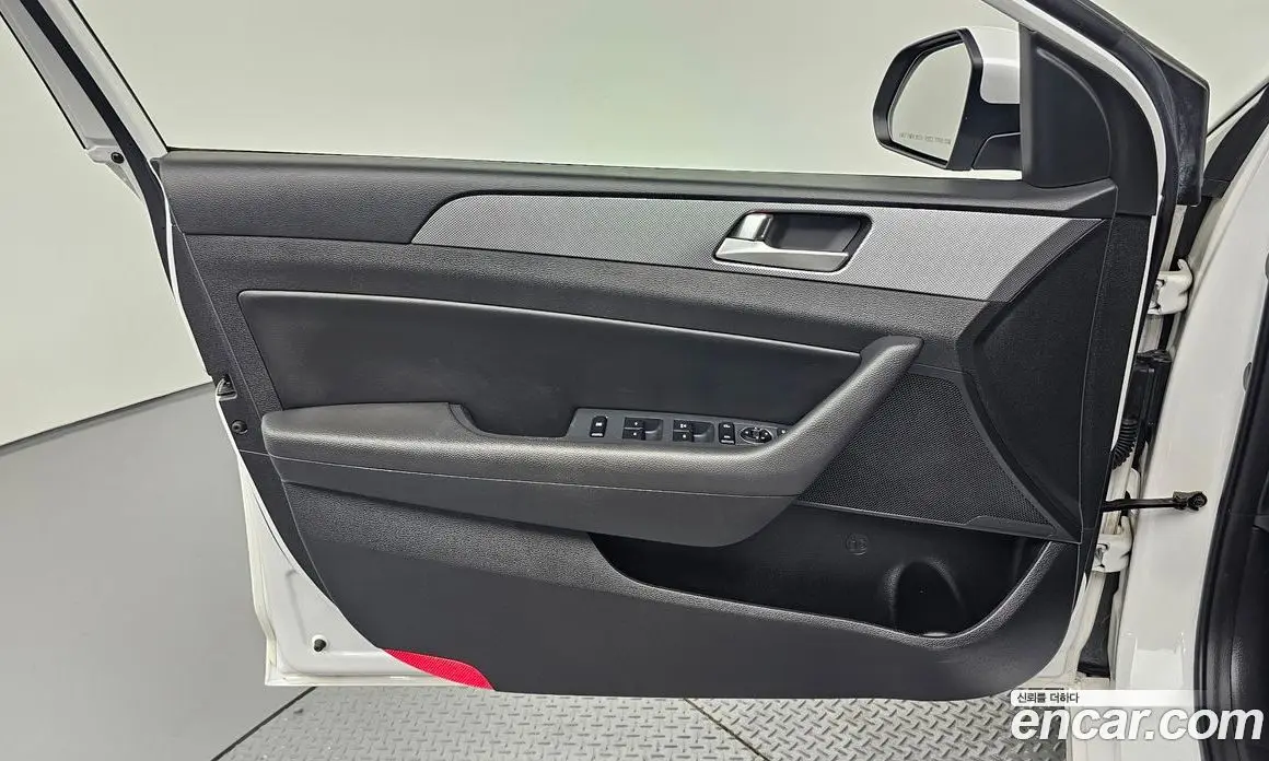 Hyundai Sonata 2017 2.0 автомат (гидро), фото 14