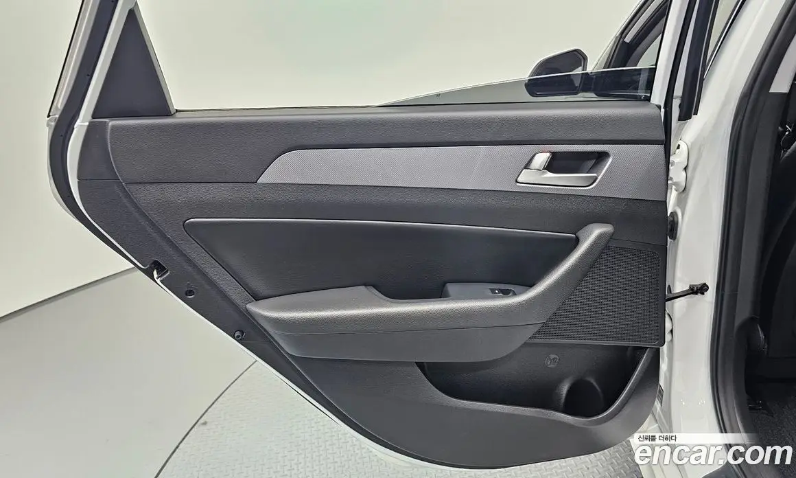 Hyundai Sonata 2017 2.0 автомат (гидро), фото 15