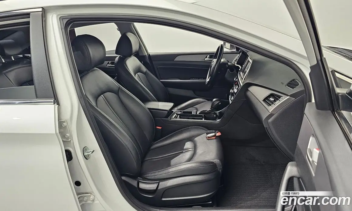 Hyundai Sonata 2017 2.0 автомат (гидро), фото 16