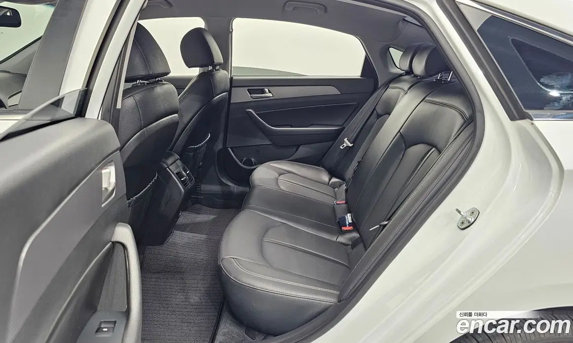Hyundai Sonata 2017 2.0 автомат (гидро), фото 17