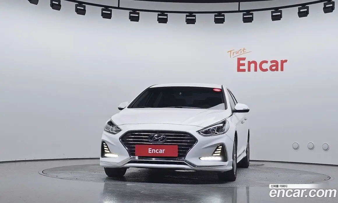 Hyundai Sonata 2017 2.0 автомат (гидро), фото 3