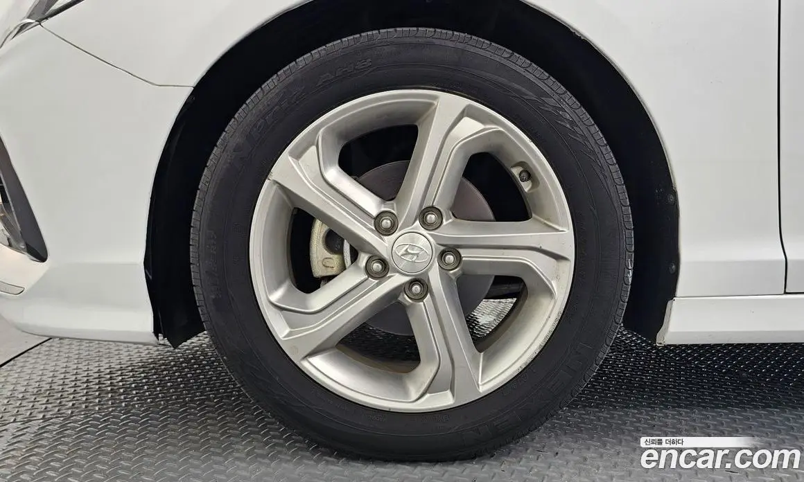 Hyundai Sonata 2017 2.0 автомат (гидро), фото 5