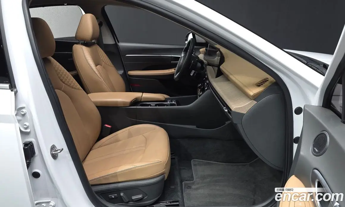 Hyundai Sonata 2023 1.6 автомат (гидро), фото 12