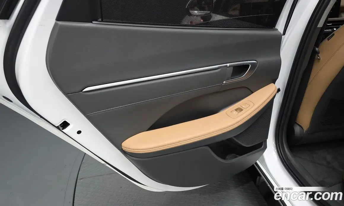 Hyundai Sonata 2023 1.6 автомат (гидро), фото 14