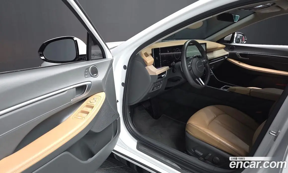 Hyundai Sonata 2023 1.6 автомат (гидро), фото 16