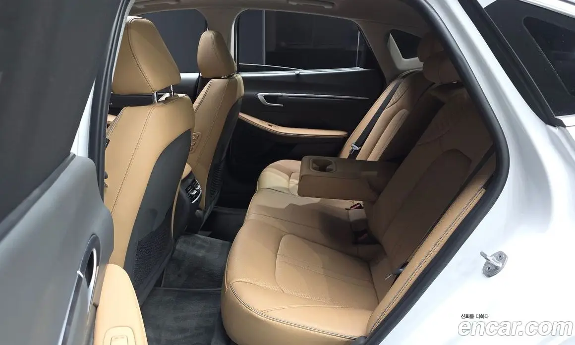 Hyundai Sonata 2023 1.6 автомат (гидро), фото 17