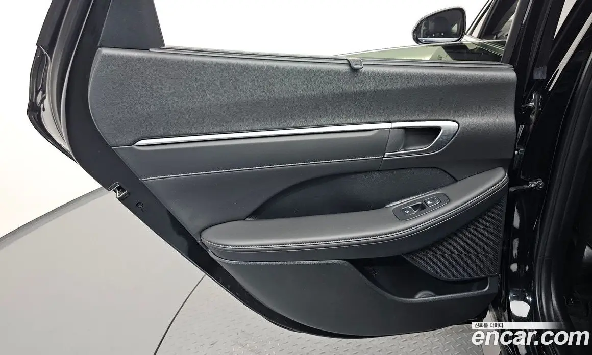 Hyundai Sonata 2024 2.0 автомат (гидро), фото 15