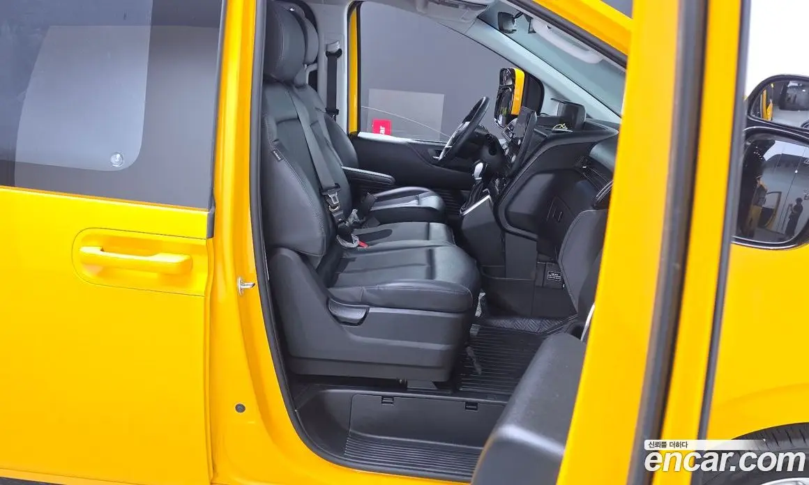 Hyundai Staria 2023 3.5 автомат (гидро), фото 17 Hyundai Staria 2023 3.5 автомат (гидро), фото 17