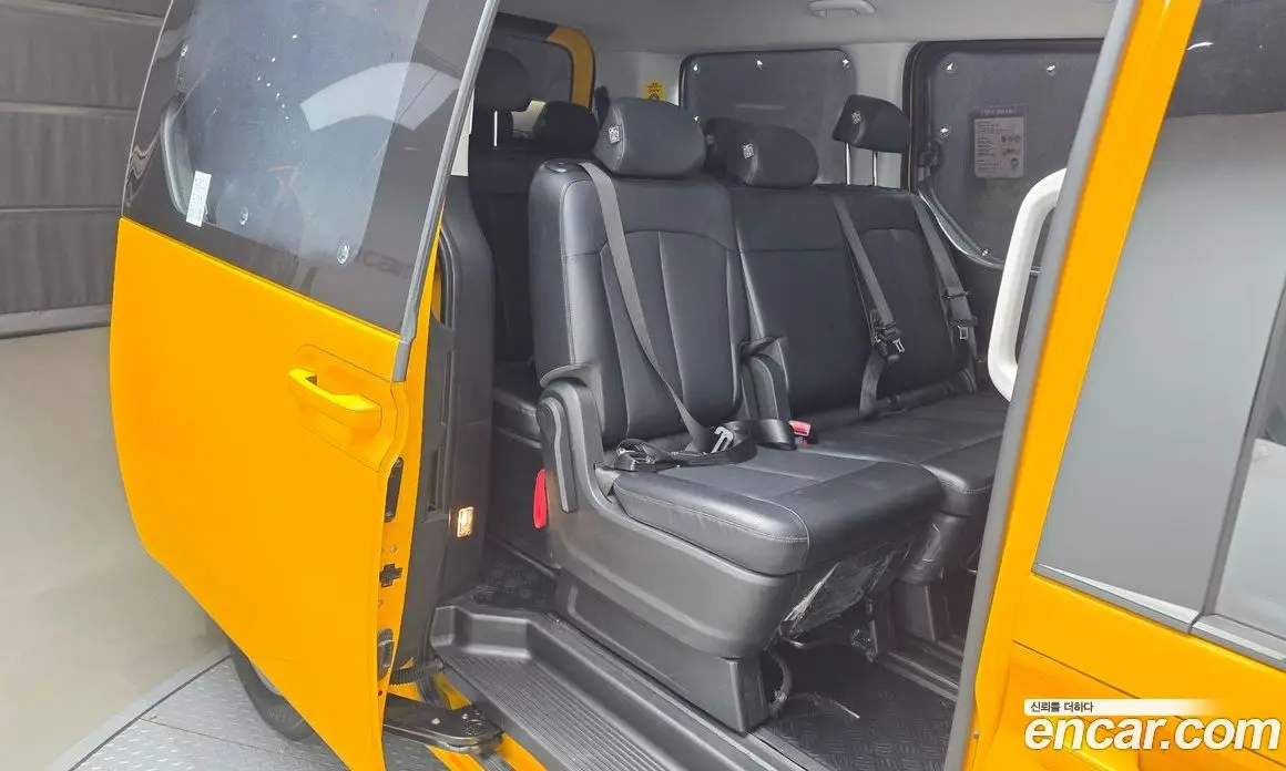 Hyundai Staria 2023 3.5 автомат (гидро), фото 18 Hyundai Staria 2023 3.5 автомат (гидро), фото 18