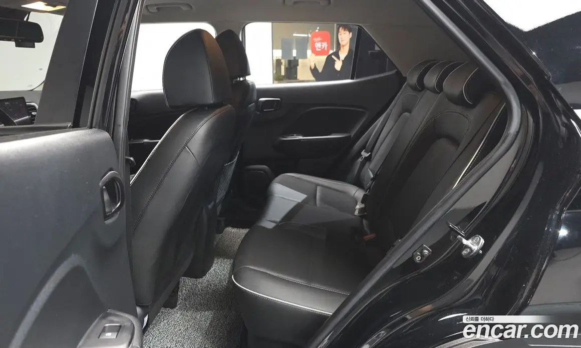 Hyundai Venue 2022 1.6 автомат (гидро), фото 17
