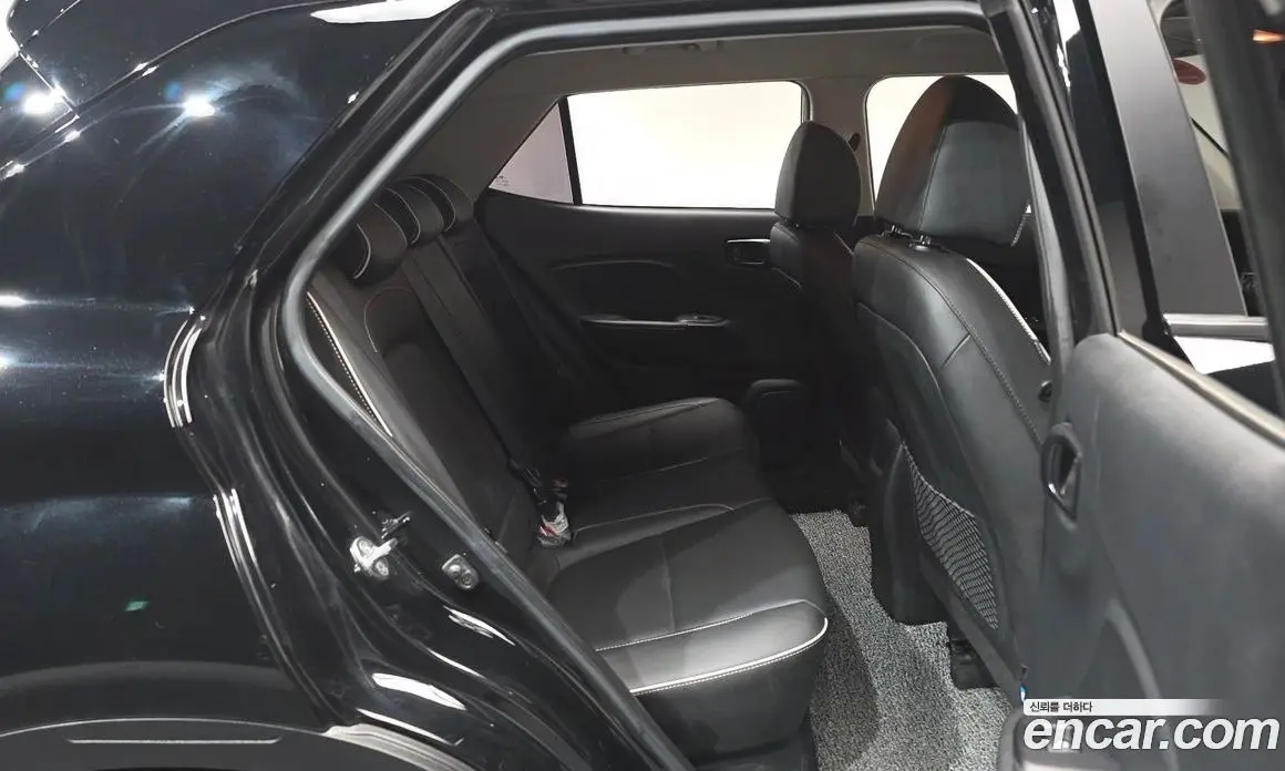 Hyundai Venue 2022 1.6 автомат (гидро), фото 18