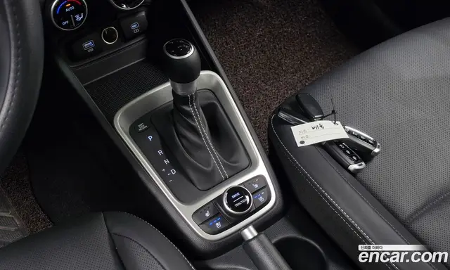 Hyundai Venue 2024 1.6 автомат (гидро), миниатюра 11