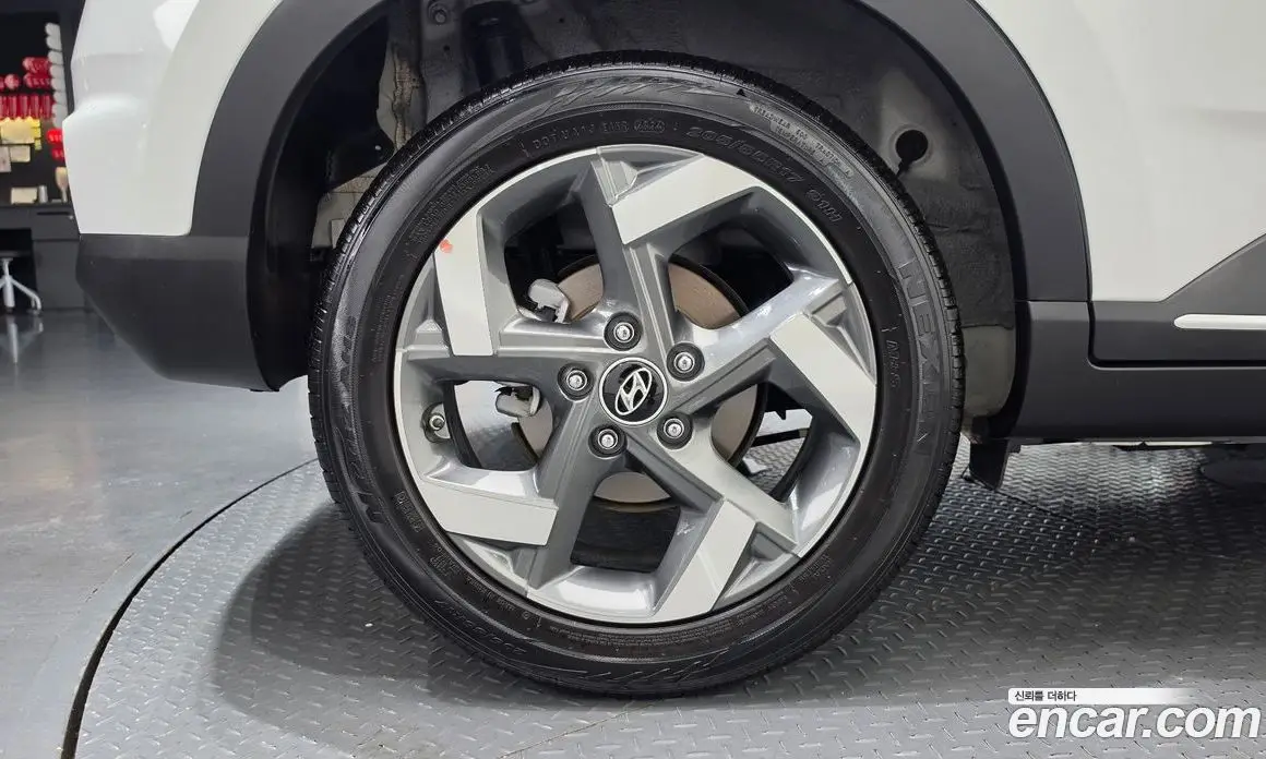 Hyundai Venue 2024 1.6 автомат (гидро), фото 6