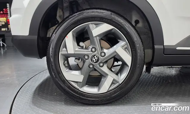 Hyundai Venue 2024 1.6 автомат (гидро), миниатюра 6