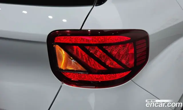 Hyundai Venue 2024 1.6 автомат (гидро), миниатюра 8