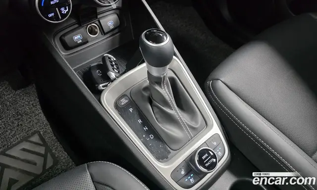 Hyundai Venue 2025 1.6 автомат (гидро), миниатюра 12