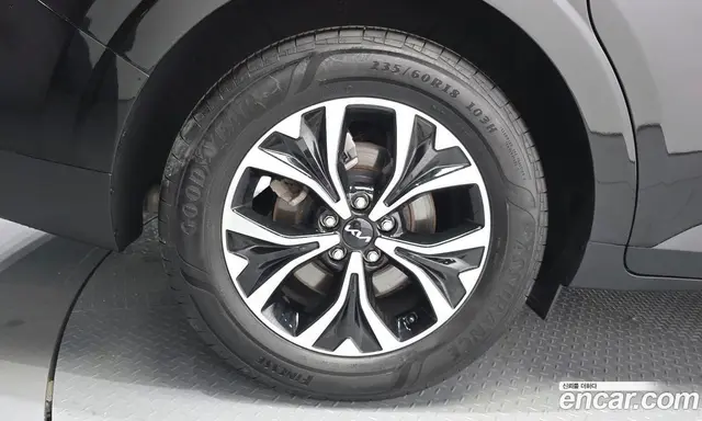 Kia Carnival 2022 2.2 автомат (гидро), миниатюра 5 Kia Carnival 2022 2.2 автомат (гидро), миниатюра 5