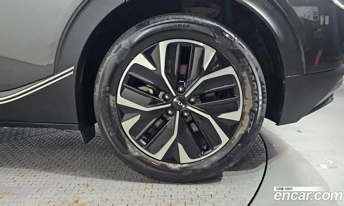Kia EV6 2022 0.1 автомат (гидро), фото 7 Kia EV6 2022 0.1 автомат (гидро), фото 7