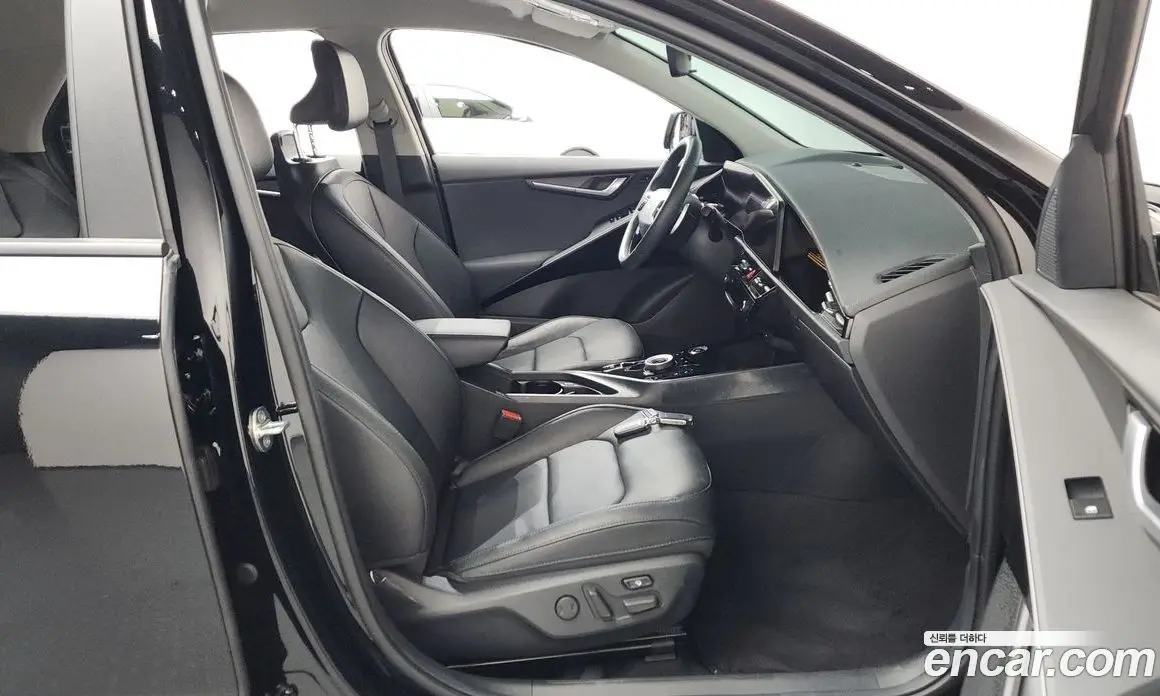 Kia Niro 2022 1.0 автомат (гидро), фото 16 Kia Niro 2022 1.0 автомат (гидро), фото 16