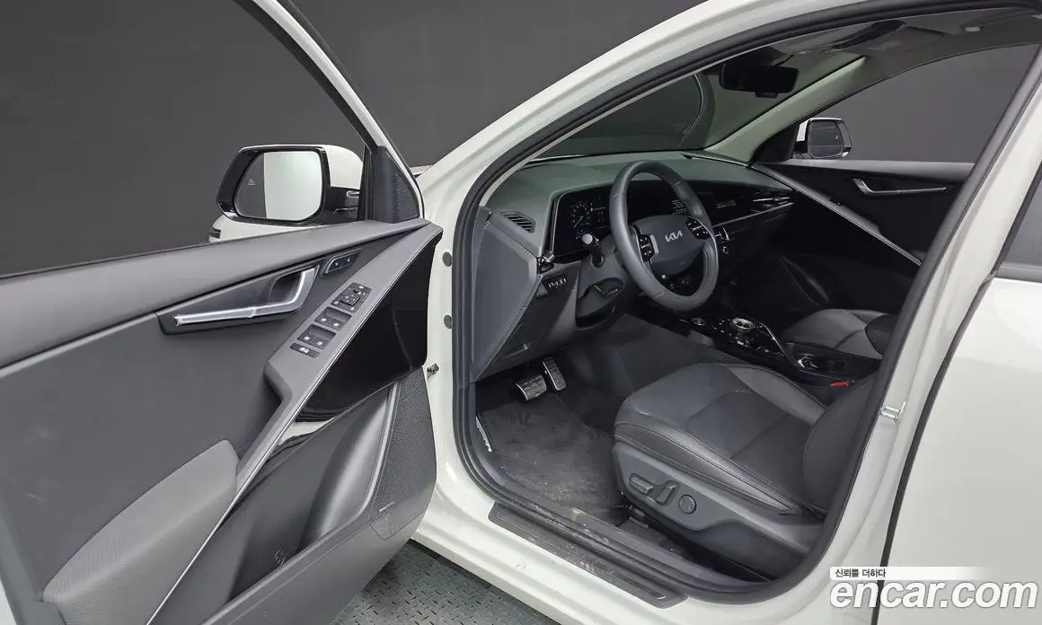 Kia Niro 2025 1.6 автомат (гидро), фото 13 Kia Niro 2025 1.6 автомат (гидро), фото 13