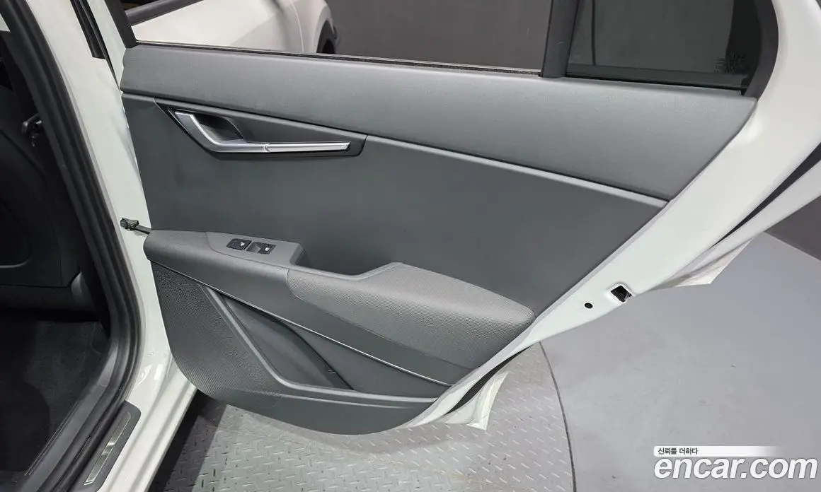 Kia Niro 2025 1.6 автомат (гидро), фото 15 Kia Niro 2025 1.6 автомат (гидро), фото 15