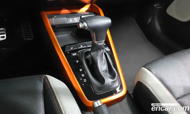 Kia Stonic 2018 1.6 автомат (гидро), миниатюра 12