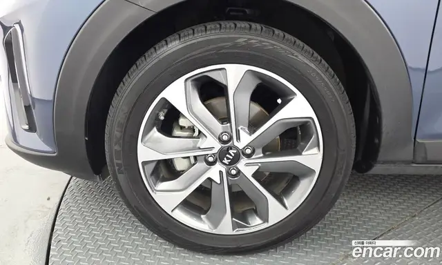 Kia Stonic 2018 1.6 автомат (гидро), миниатюра 5