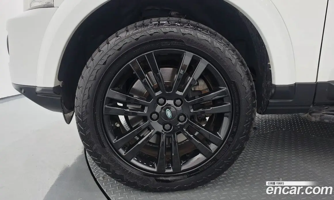 Land Rover Discovery 2015 3.0 автомат (гидро), фото 5
