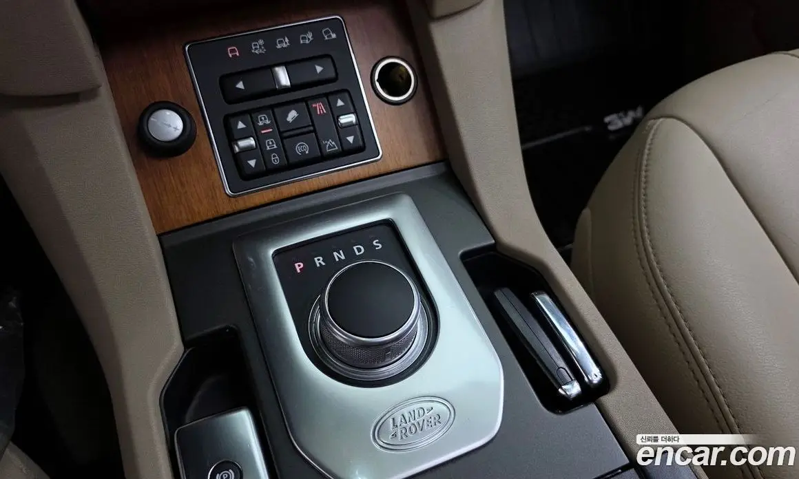 Land Rover Discovery 2015 3.0 автомат (гидро), фото 9